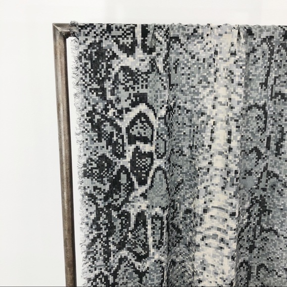 Pixel Phyton Print Scarf - Picture 2 of 6